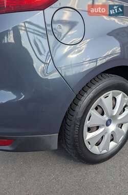 Минивэн Ford C-Max 2012 в 