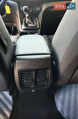 Минивэн Ford C-Max 2015 в 