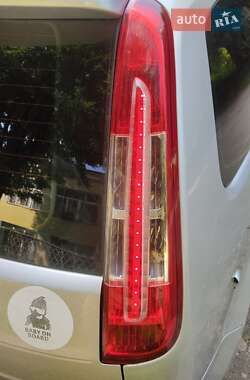 Минивэн Ford C-Max 2010 в 