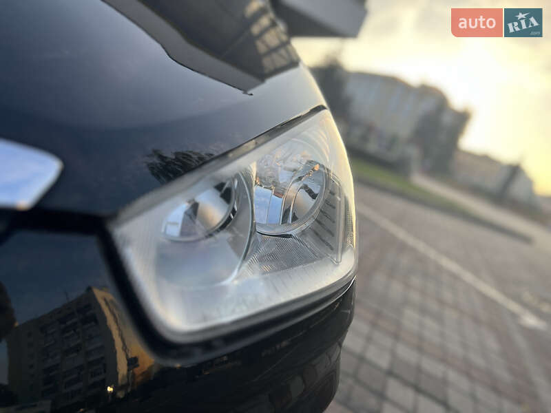 Минивэн Ford C-Max 2008 в Луцке