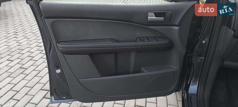 Минивэн Ford C-Max 2006 в Мукачево
