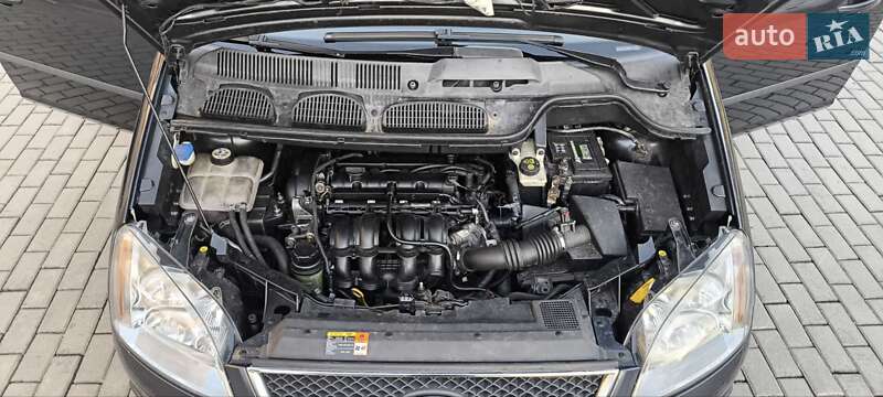 Минивэн Ford C-Max 2006 в Мукачево