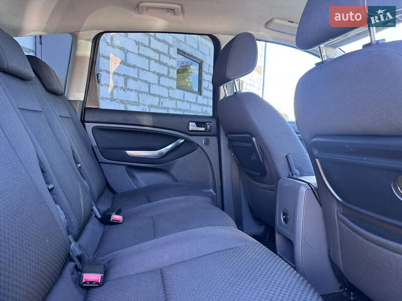 Минивэн Ford C-Max 2009 в Звенигородке