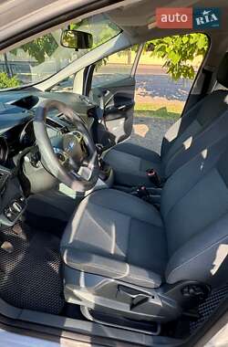 Мінівен Ford C-Max 2011 в 