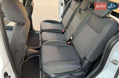 Мінівен Ford C-Max 2011 в 