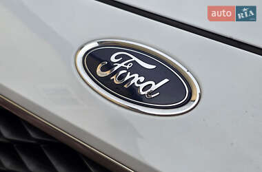 Минивэн Ford C-Max 2016 в 
