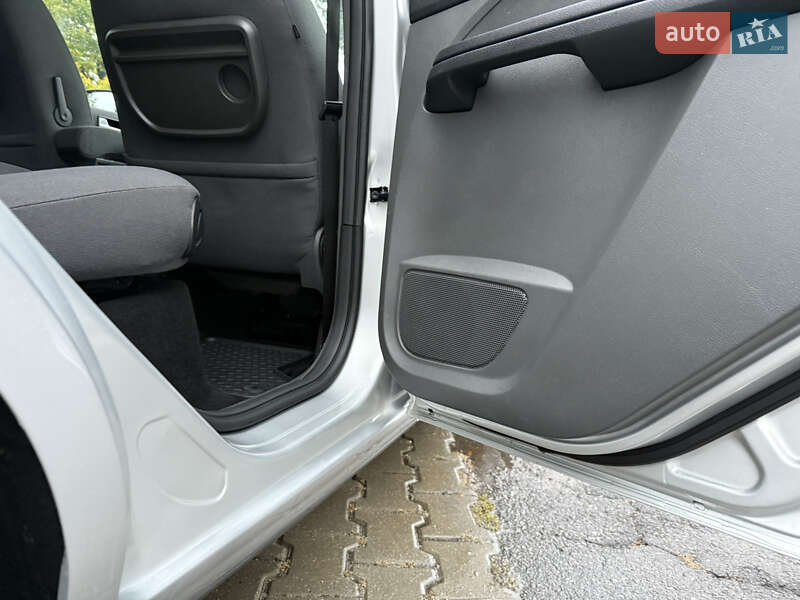 Минивэн Ford C-Max 2006 в Виннице