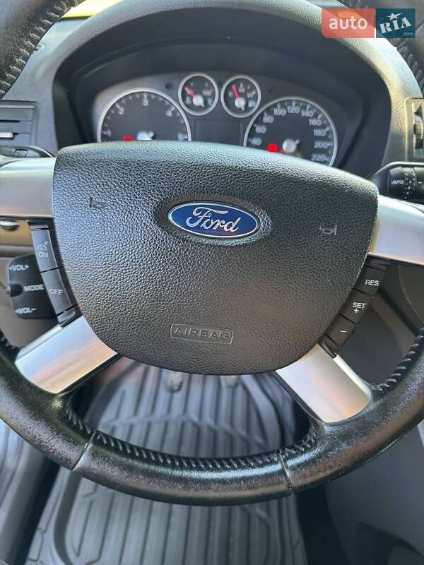 Мінівен Ford C-Max 2004 в Кіцмані