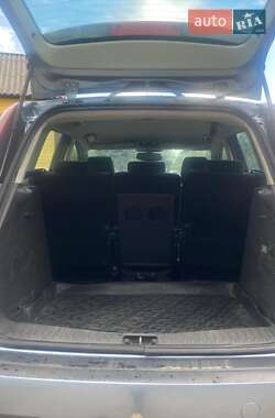 Мінівен Ford C-Max 2004 в 