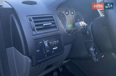 Минивэн Ford C-Max 2005 в  фото 17 Минивэн Ford C-Max 2005 в