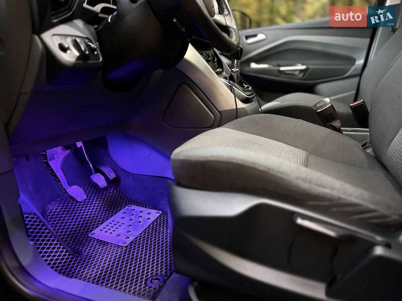 Минивэн Ford C-Max 2010 в Луцке