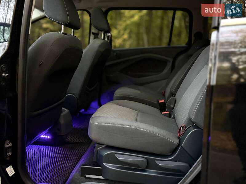 Минивэн Ford C-Max 2010 в Луцке