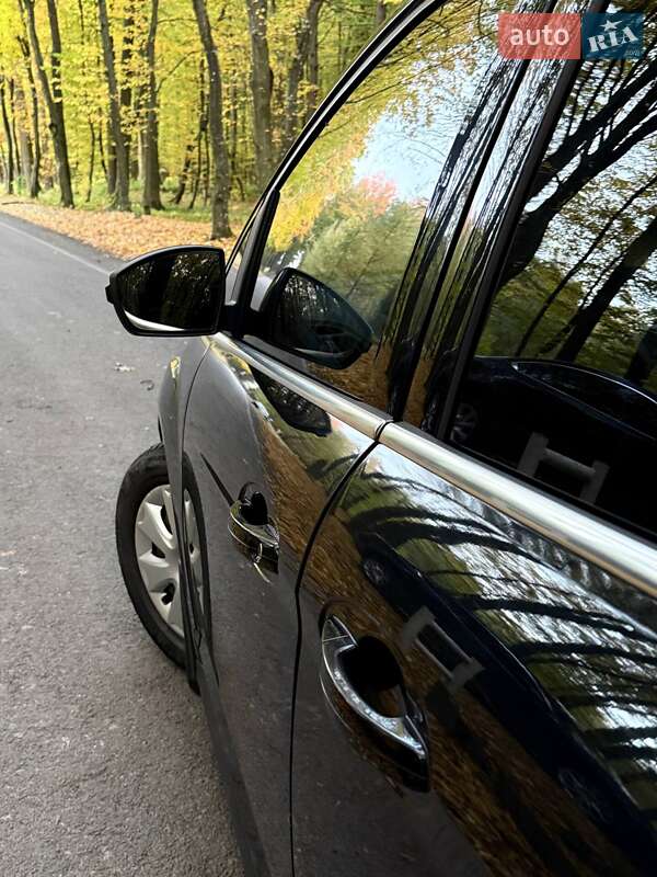 Минивэн Ford C-Max 2010 в Луцке