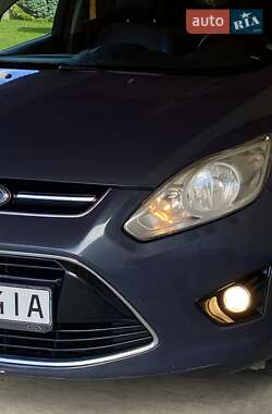 Минивэн Ford C-Max 2010 в Косове Минивэн Ford C-Max 2010 в Косове