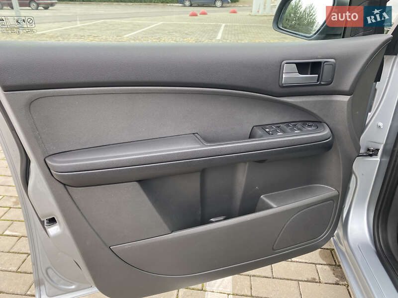 Минивэн Ford C-Max 2005 в Луцке фото 28 Минивэн Ford C-Max 2005 в Луцке