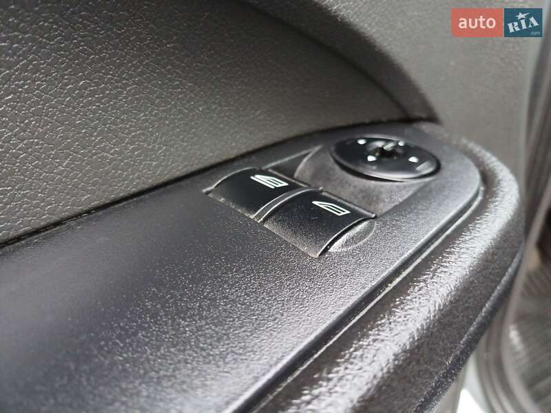 Минивэн Ford C-Max 2005 в Дрогобыче фото 28 Минивэн Ford C-Max 2005 в Дрогобыче