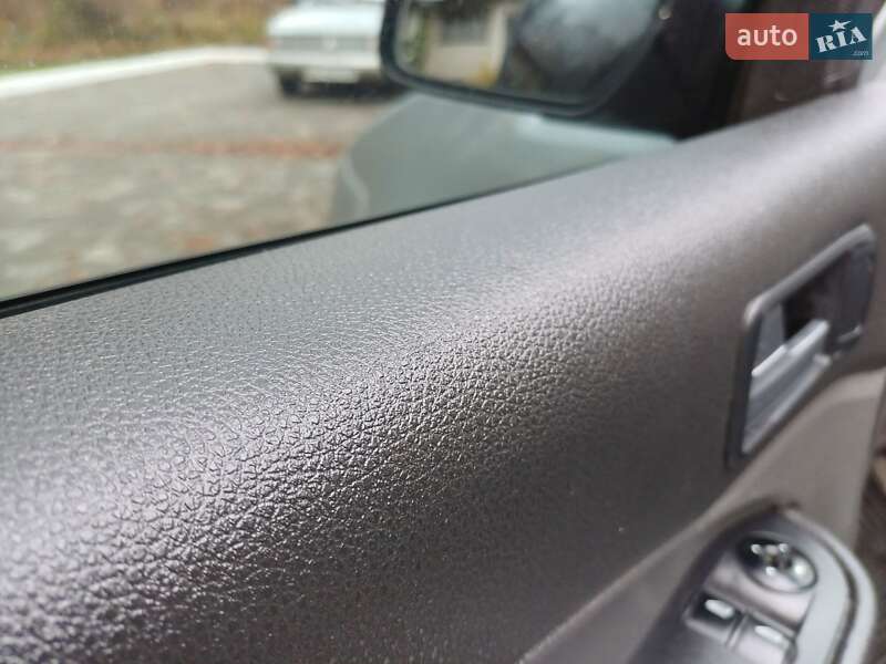 Минивэн Ford C-Max 2005 в Дрогобыче фото 27 Минивэн Ford C-Max 2005 в Дрогобыче