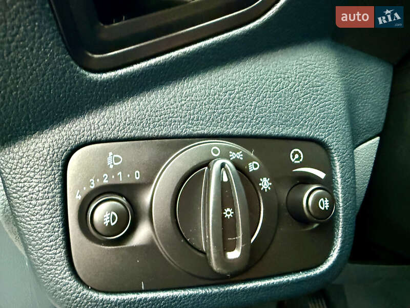 Мінівен Ford C-Max 2012 в Рівному фото 16 Мінівен Ford C-Max 2012 в Рівному