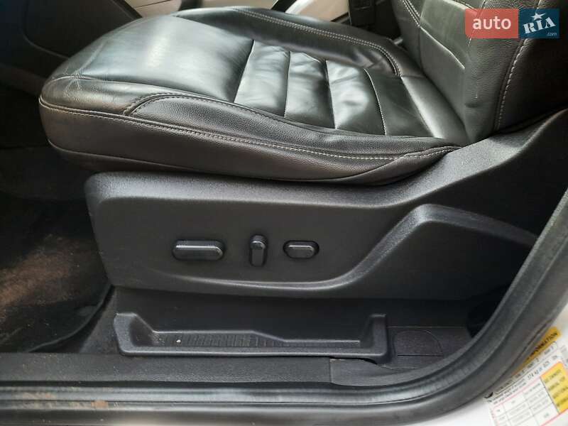 Минивэн Ford C-Max 2016 в Одессе фото 10 Минивэн Ford C-Max 2016 в Одессе