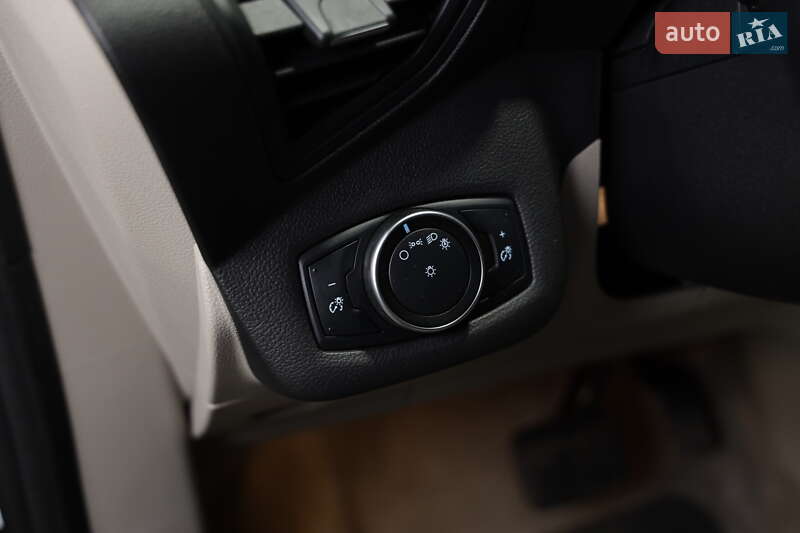 Минивэн Ford C-Max 2016 в Луцке фото 27 Минивэн Ford C-Max 2016 в Луцке