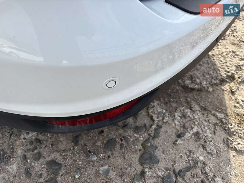 Минивэн Ford C-Max 2015 в Нововолынске