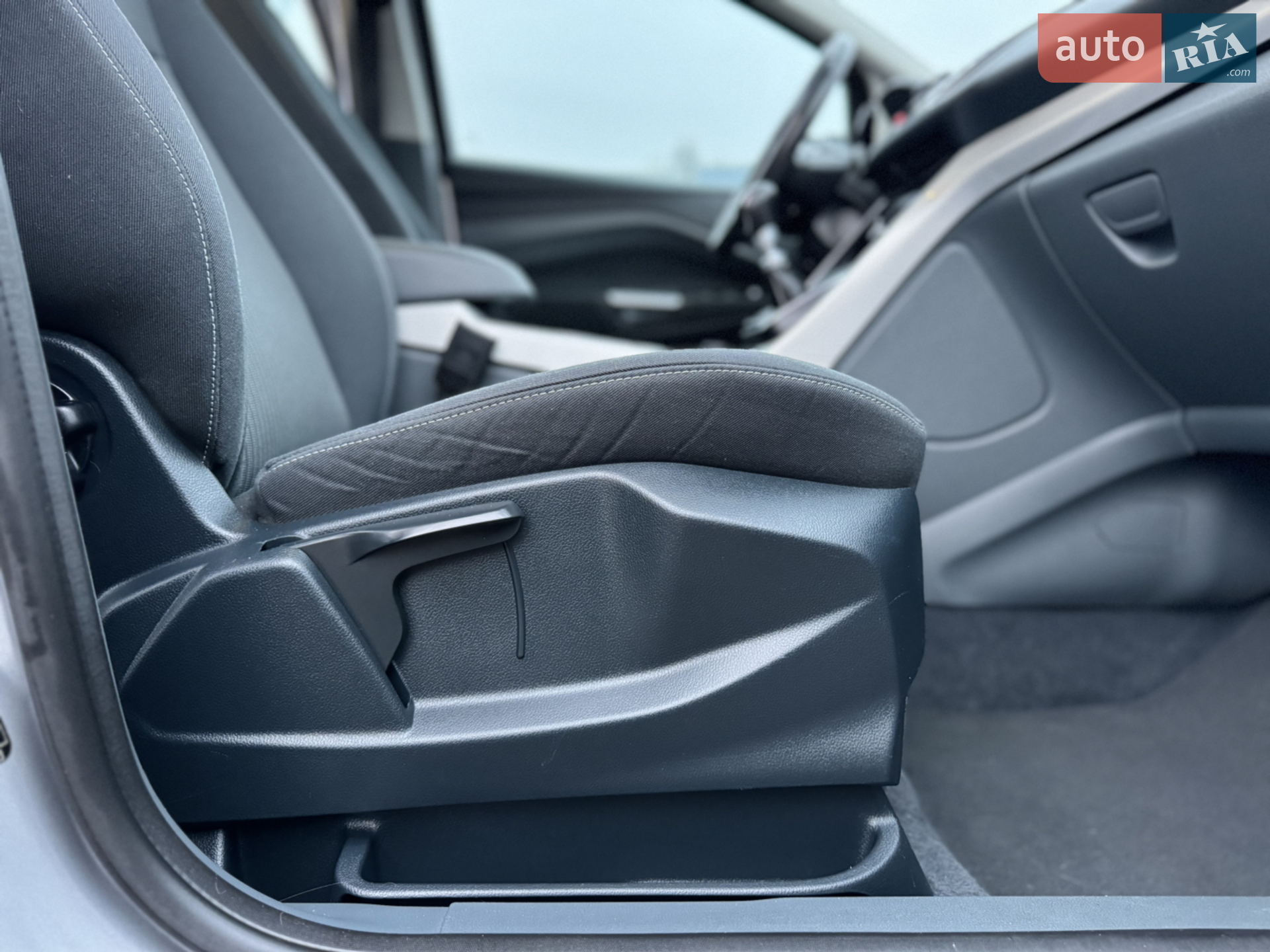 2011 Ford C-MAX - мініатюра 57