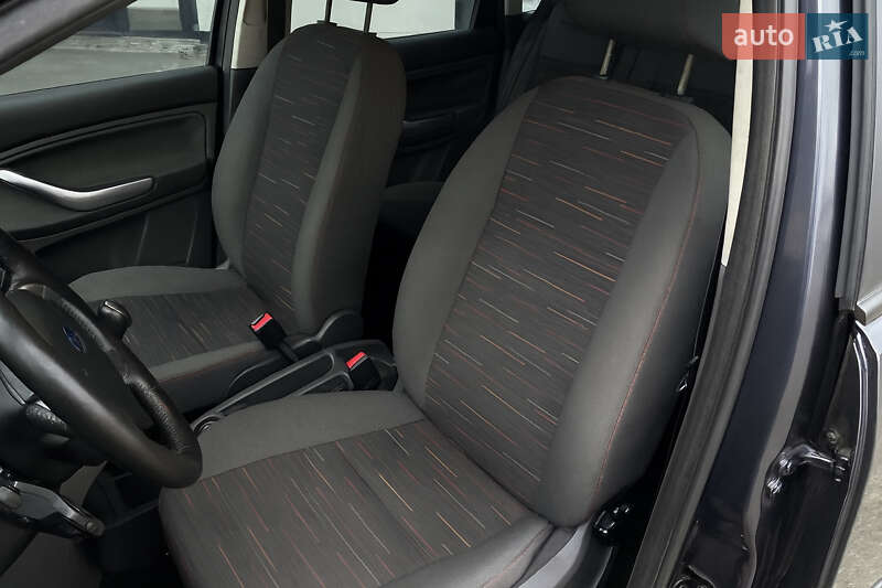 Минивэн Ford C-Max 2010 в Киеве фото 17 Минивэн Ford C-Max 2010 в Киеве