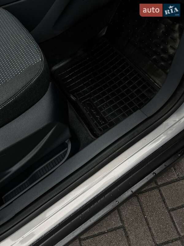 Мінівен Ford C-Max 2011 в Черкасах фото 40 Мінівен Ford C-Max 2011 в Черкасах