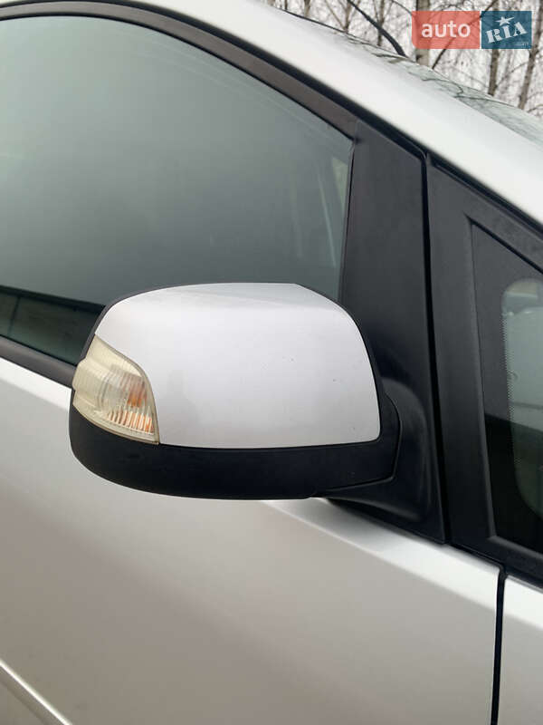 Мінівен Ford C-Max 2009 в Рівному фото 17 Мінівен Ford C-Max 2009 в Рівному