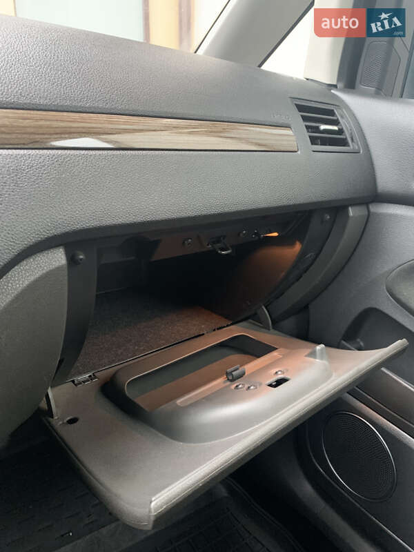 Мінівен Ford C-Max 2009 в Рівному фото 21 Мінівен Ford C-Max 2009 в Рівному