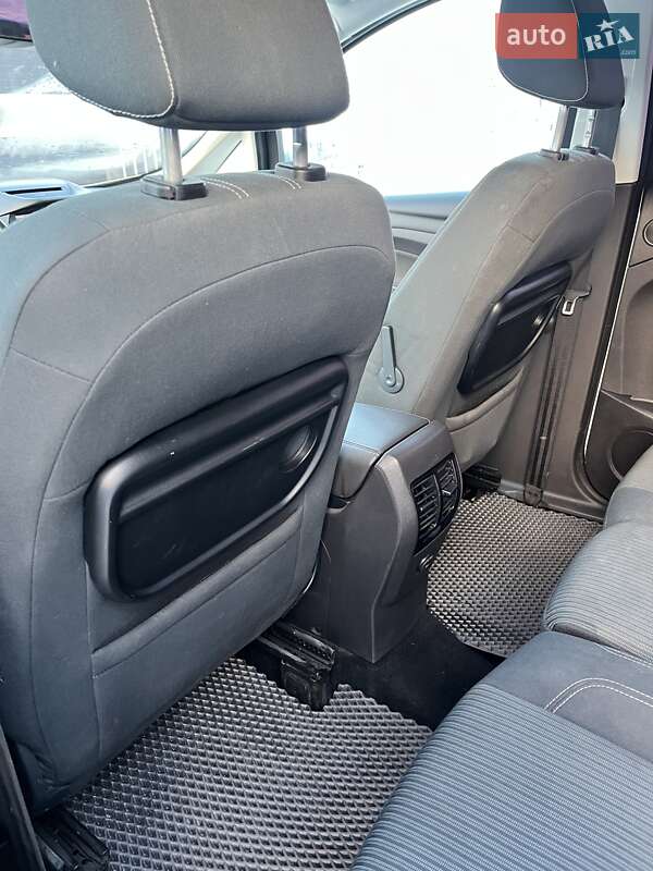 Минивэн Ford C-Max 2016 в Ровно