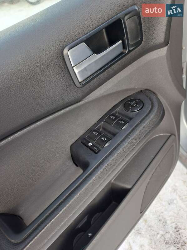 Минивэн Ford C-Max 2004 в Славуте