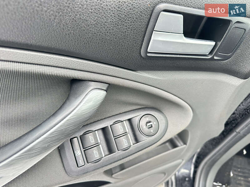 Мінівен Ford C-Max 2008 в Корсунь-Шевченківському