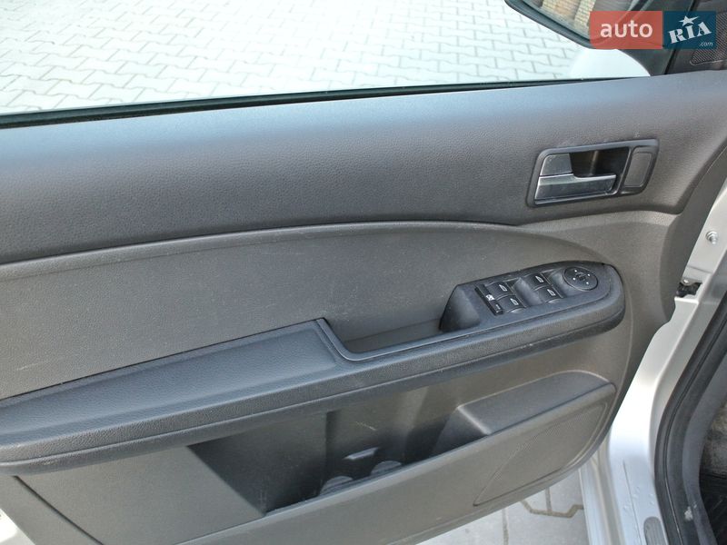 Минивэн Ford C-Max 2005 в Каменец-Подольском