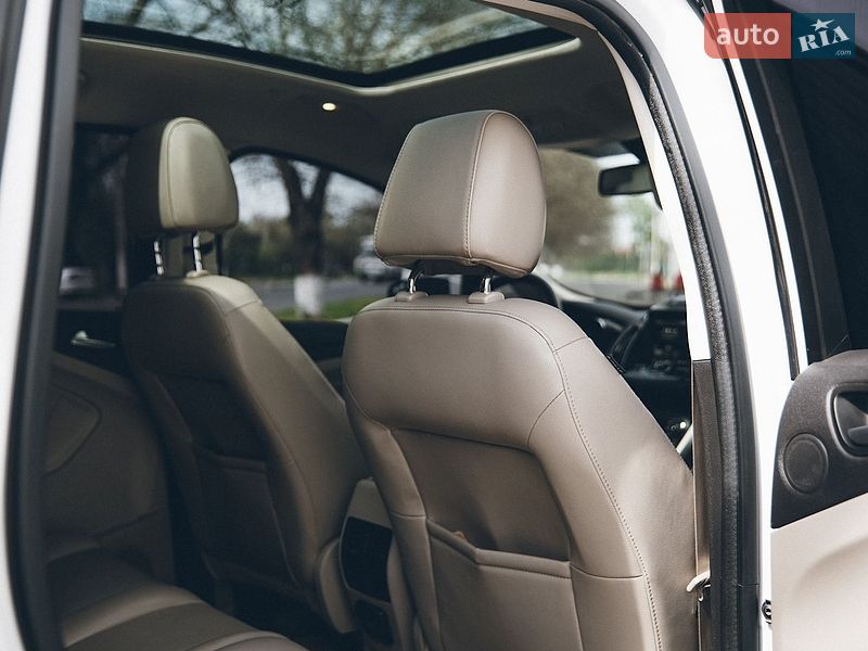 Минивэн Ford C-Max 2015 в Измаиле