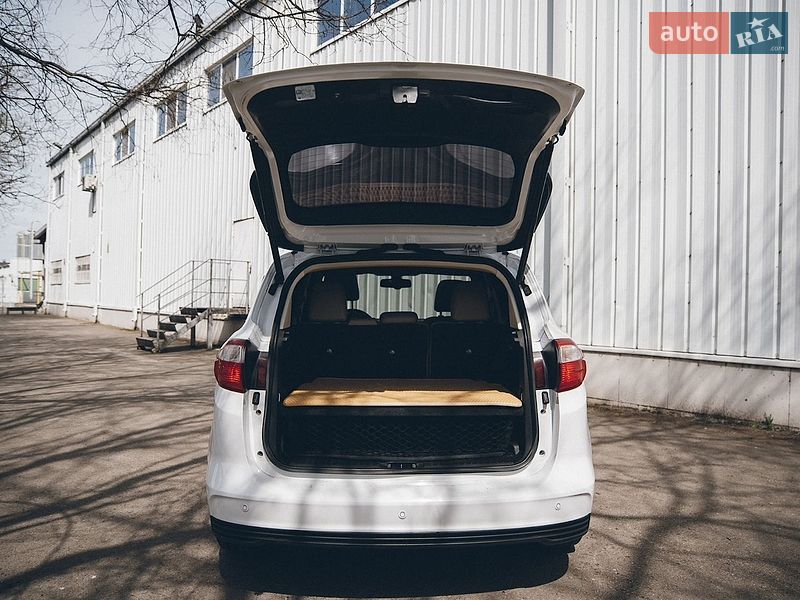Минивэн Ford C-Max 2015 в Измаиле