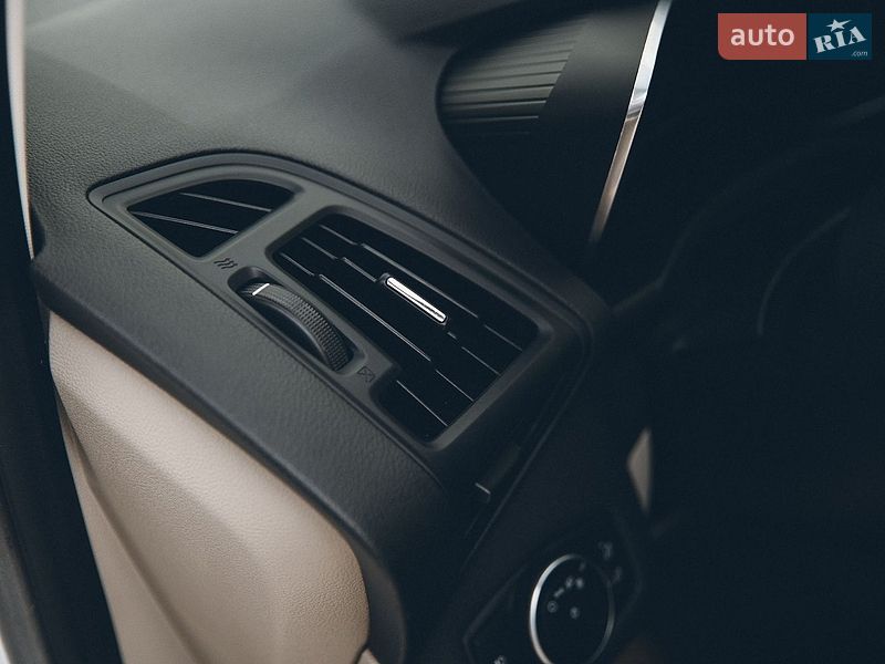 Минивэн Ford C-Max 2015 в Измаиле