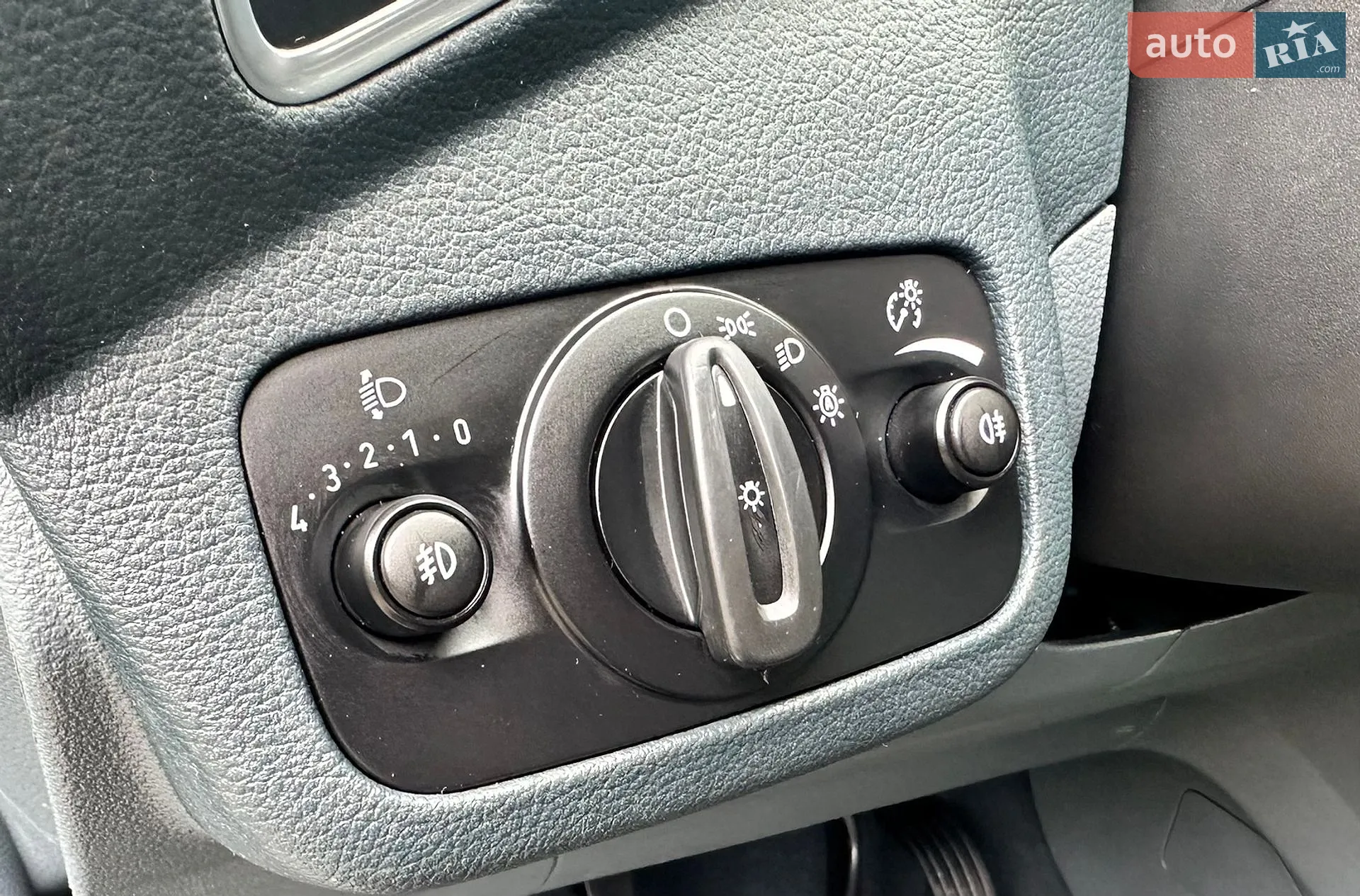 2015 Ford C-MAX - мініатюра 89