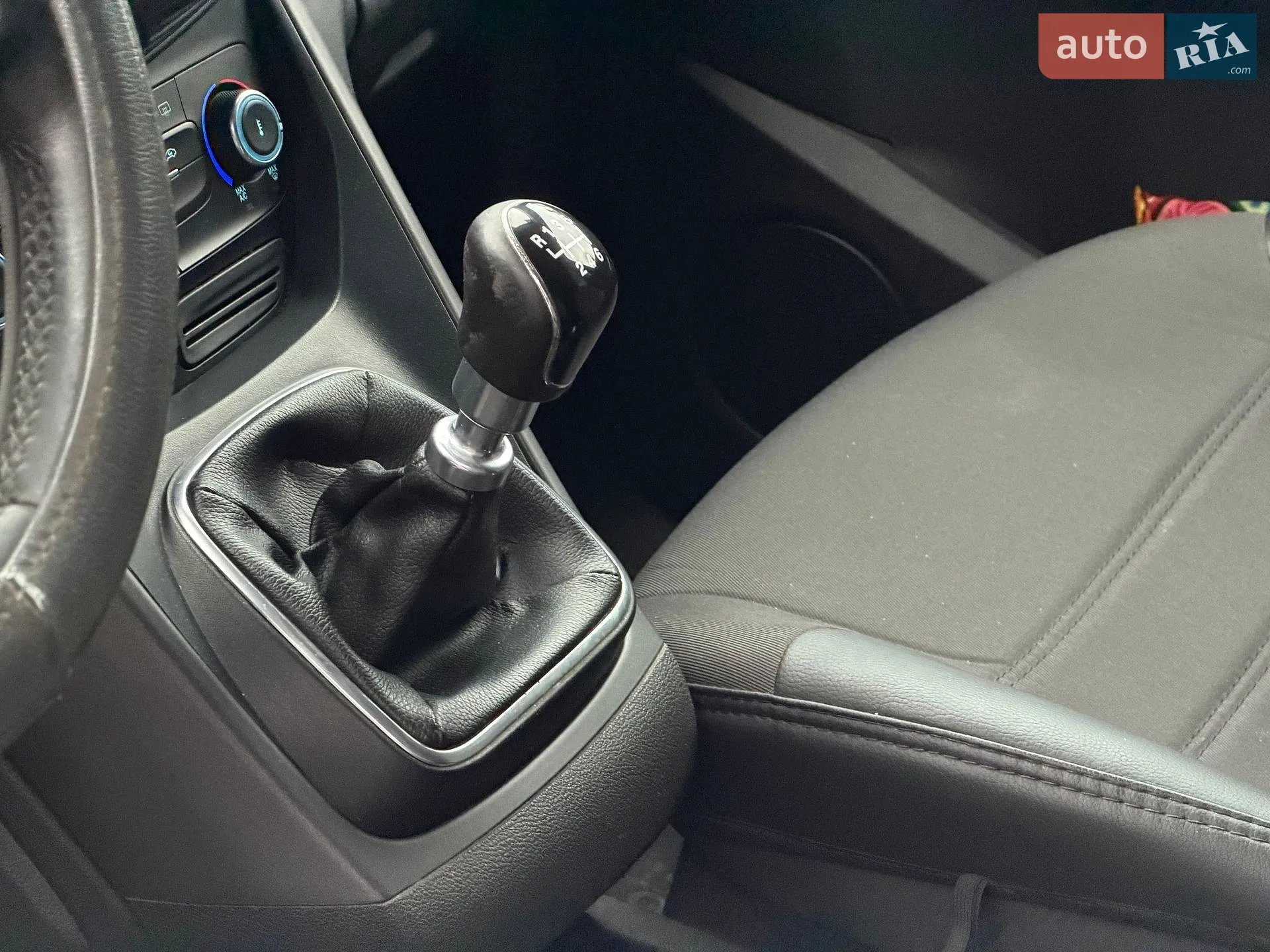 2016 Ford C-MAX - мініатюра 38