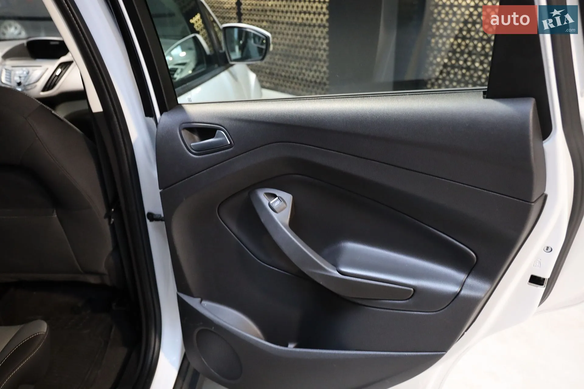 2016 Ford C-MAX - мініатюра 21