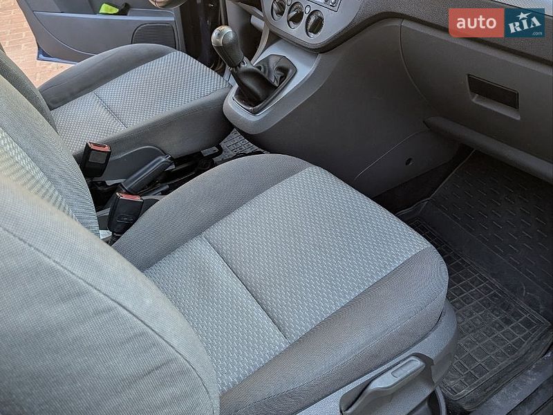 Минивэн Ford C-Max 2003 в Дрогобыче