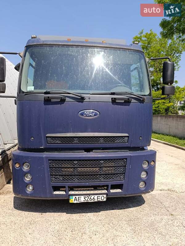 Вантажний фургон Ford Cargo 2008 в Дніпрі