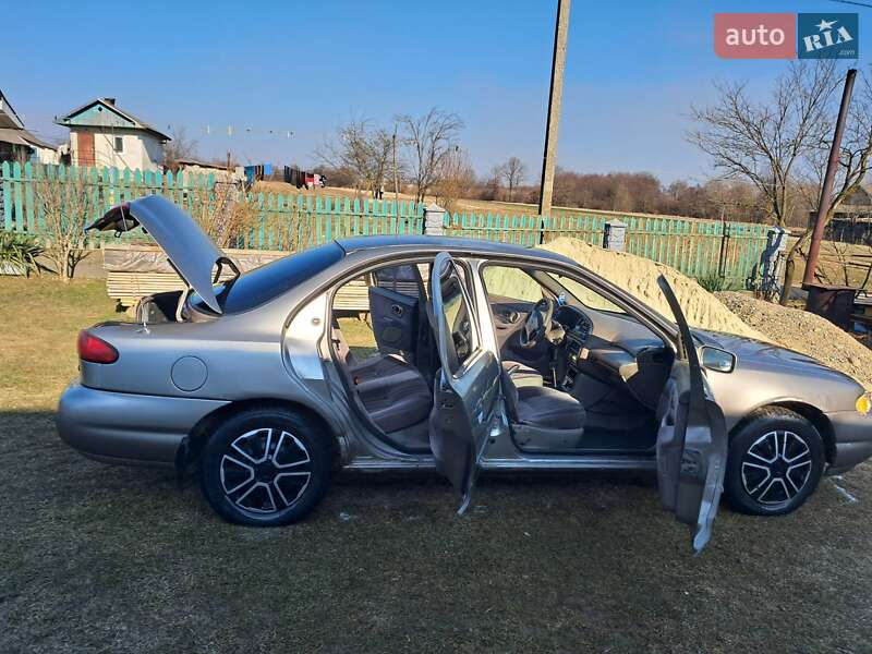 Седан Ford Contour 1996 в Івано-Франківську