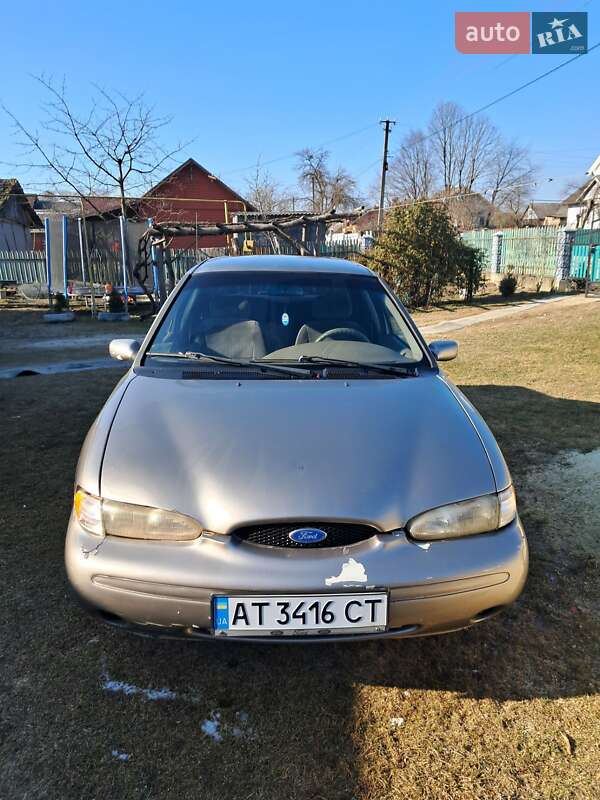 Седан Ford Contour 1996 в Івано-Франківську