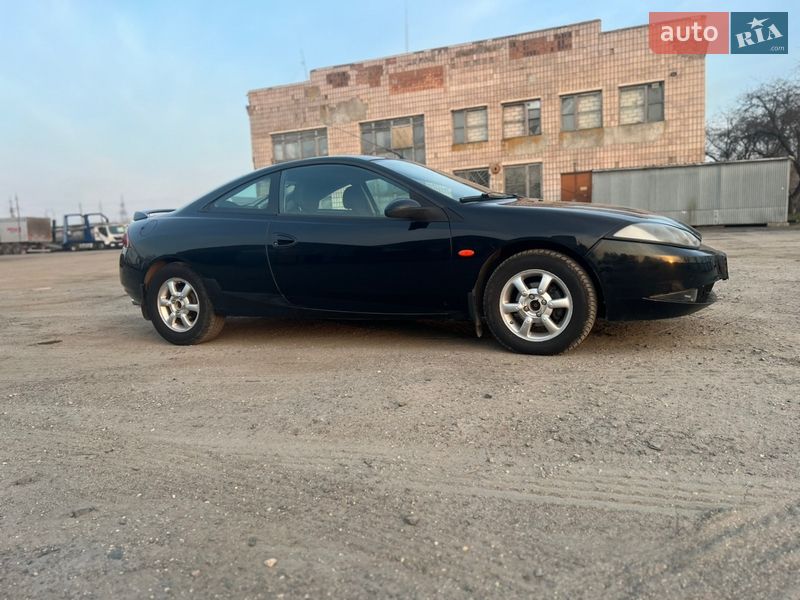 Купе Ford Cougar 1999 в Дубні