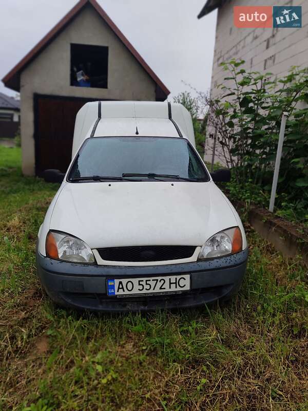Ford Courier 2001