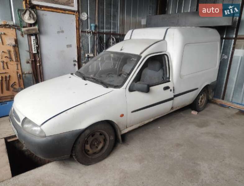 Минивэн Ford Courier 1996 в Киеве