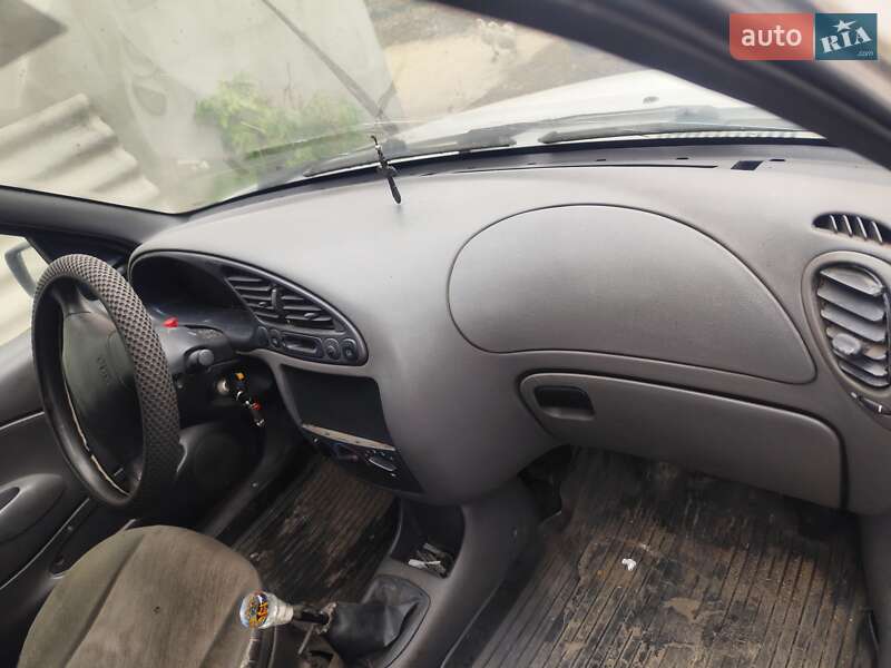 Грузовой фургон Ford Courier 1998 в Кельменцах