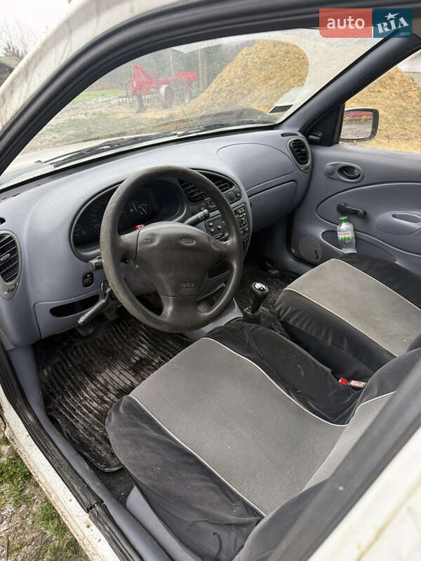 Мінівен Ford Courier 1998 в Луцьку