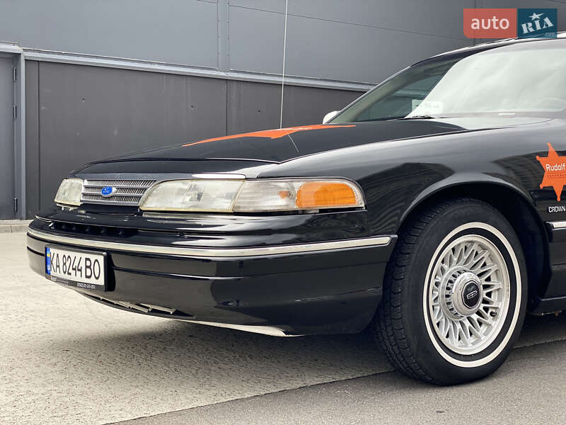 Седан Ford Crown Victoria 1994 в Киеве